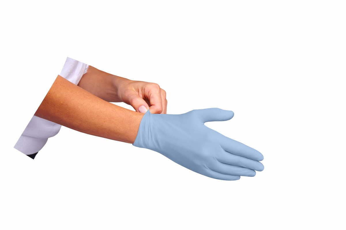 Curad Nitrile Exam Gloves, Durable, Powder Free, Chemical Resistant, One Size Fits Most, 100 Count