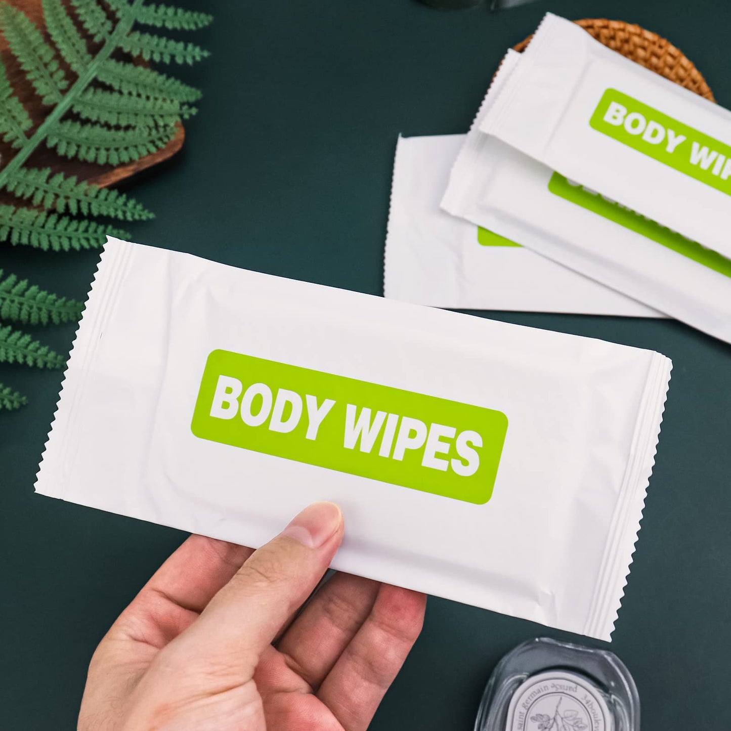 Hipruict Body Wipes Travel Size Individually,100 Pack 10in*10in Large Adult Bathing Wipes No Rinse,Aloe Vera Extract,Odor Removal, Body Wipes Bulk Homeless Fitness Travel Camping (100 Pack)